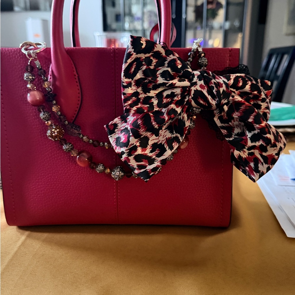 Stop carrying a basic bag. - image 1